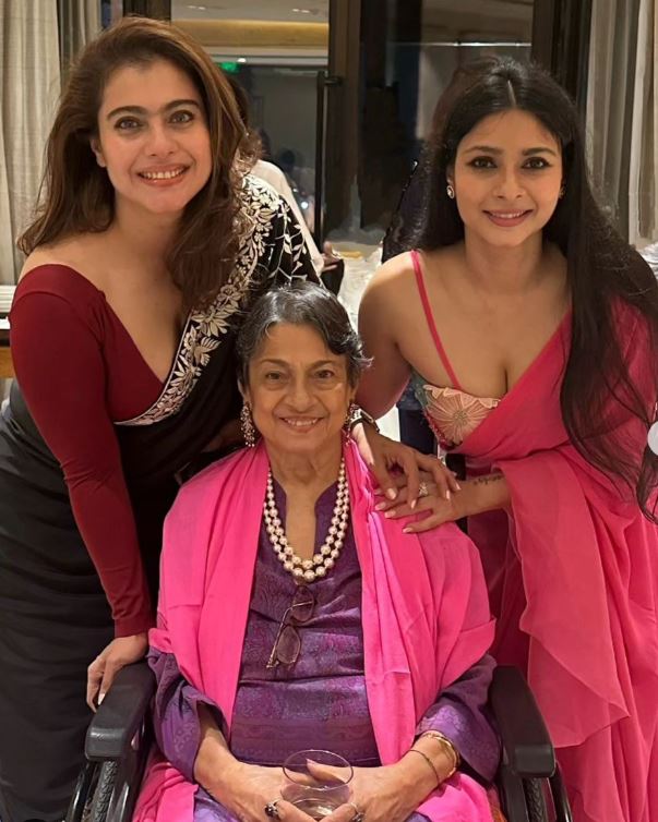 Kajol with sister Tanishaa Mukerji